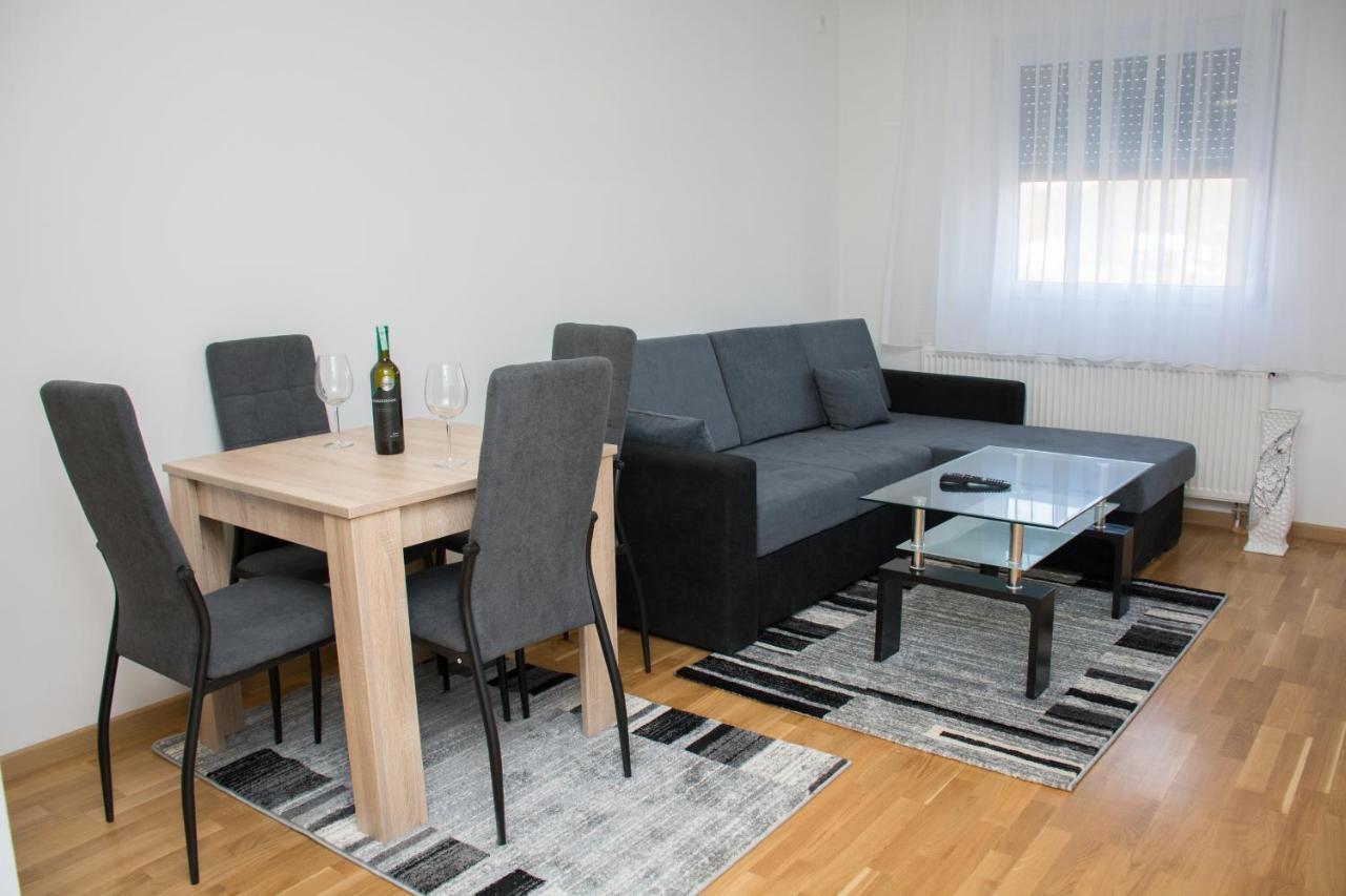 Stan Na Dan Doboj Apartamento Exterior foto
